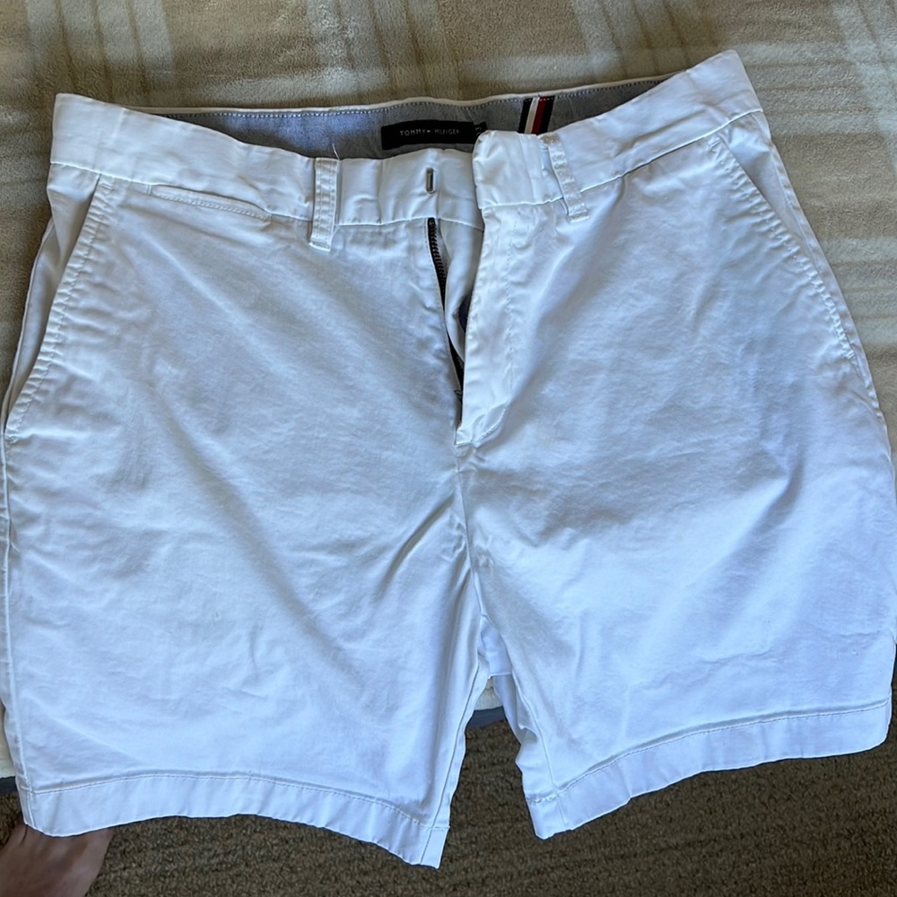 Tommy Hilfiger flat front 33" white